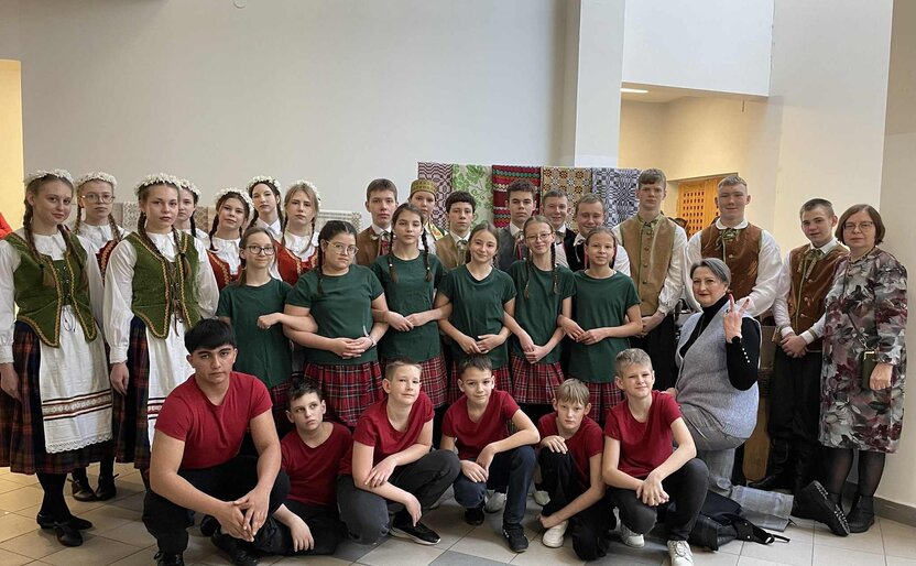 Gimnazijos mokiniai dalyvavo tradicinėje Šalčios aleliumų šventėje