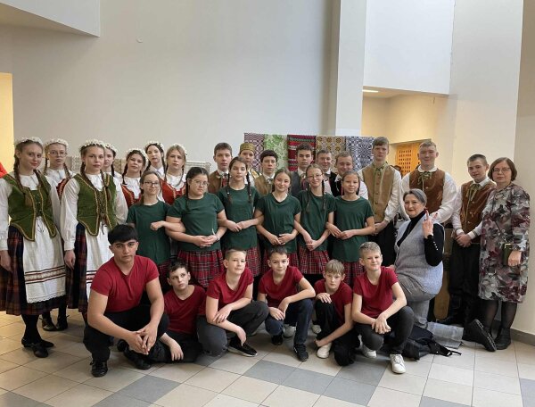 Gimnazijos mokiniai dalyvavo tradicinėje Šalčios aleliumų šventėje