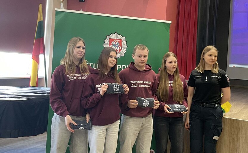 Gimnazijos  mokiniai dalyvavo Lietuvos policijos organizuotame konkurse „Aš ir policija“