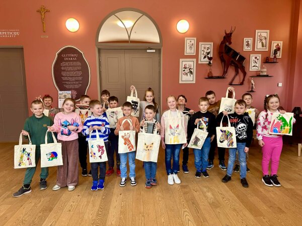 Pradinukų išvyka į dvarus 